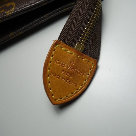 Vtg Louis Vuitton Monogram Posh Toilette 26 Cosmetic Pouch, Size 9 in x 9.5 in - Picture 4 of 16